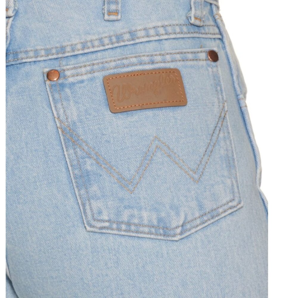 Authentic Wrangler Premium Performance Jeans Size 4 with a 34" Inseam